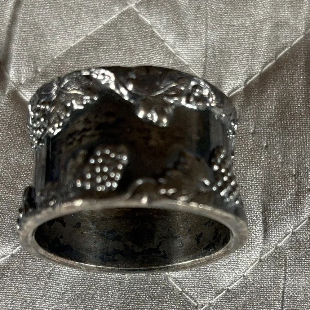 Antique Silverplate Grape Leaf Napkin Ring Victorian Table‎ Decor Vineyard